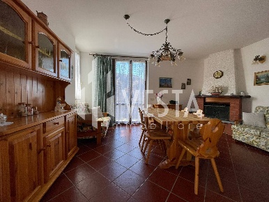 Foto Appartamento in Via Maggenghi, Crandola Valsassina Centro di 100 m²