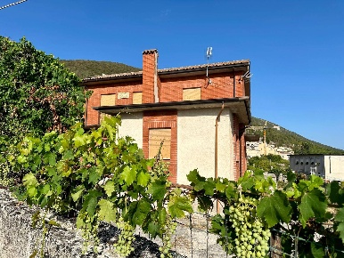 Foto Villa singola in Via Grande, San Pio delle Camere Centro di 240 m²