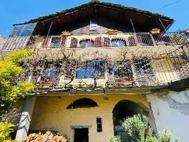 Foto Villa bifamiliare in LOCALITA' RONC GRANGIA, Perloz di 240 m²