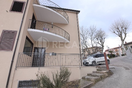 Foto Appartamento in viale Unità d'Italia, Parolise di 75 m² con 3 locali