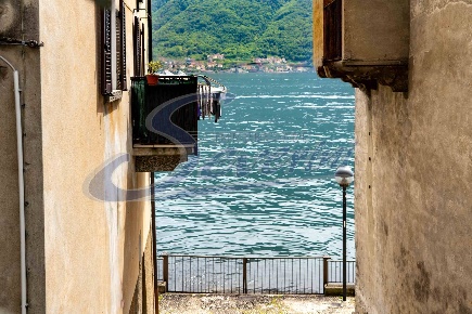 Foto Appartamento in Via Gerletti, Colonno di 150 m² con 4 locali