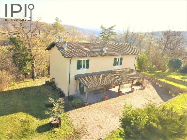 Foto Villa unifamiliare in Via Montabergone, Piana Crixia di 180 m²