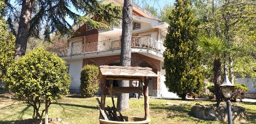 Foto Villa singola in Via Stazione, Brozolo Stazione di 419 m² con 9 locali