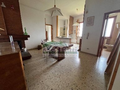 Foto Appartamento in Via Giuseppe Garibaldi, Brittoli Centro di 83 m²