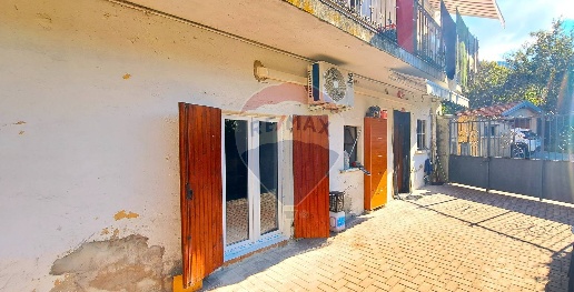 Foto Appartamento in Viale Cadorna, Azzio di 60 m² con 2 locali in vendita
