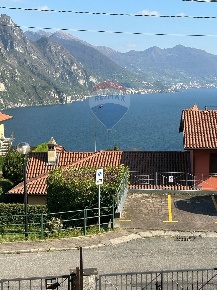 Foto Villa unifamiliare in via cimitero, Riva di Solto Centro di 80 m²