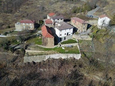 Foto Villa unifamiliare in Loc. Vengore, Roccaverano di 250 m² con 9 locali