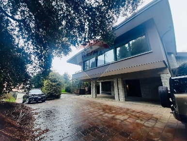 Foto Villa singola in Via  Alessandro Manzoni, Uggiate con Ronago Lucino