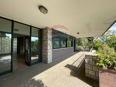 Foto Villa singola in Via  Alessandro Manzoni, Uggiate con Ronago Lucino