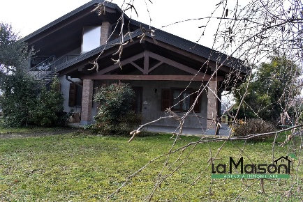 Foto Villa unifamiliare in VIA CAVAGLIA', Roppolo di 380 m² con 5 locali