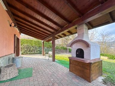 Foto Villa unifamiliare in Regione Scandolisio, Monastero Bormida di 312 m²