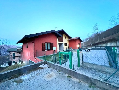 Foto Appartamento in Via Brumana, Costa Valle Imagna Centro di 65 m²