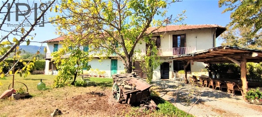 Foto Villa unifamiliare a Merana di 400 m² con 15 locali in vendita