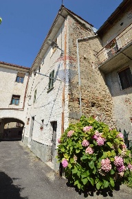 Foto Appartamento a Montezemolo Tetti di 140 m² con 5 locali in vendita