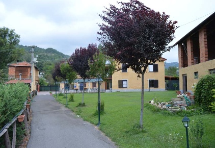 Foto Villa singola in taglio, Piana Crixia di 500 m² con 20 locali