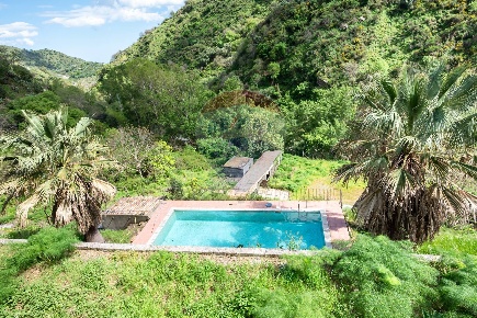 Foto Villa singola in provinciale 25 Km 9, Mandanici Centro di 302 m²