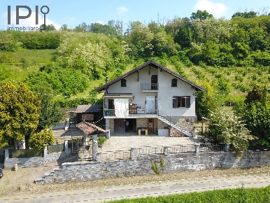 Foto Villa unifamiliare in regione rosi, Ponti di 300 m² con 8 locali