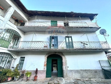 Foto Appartamento in Via Castello, Cassano Valcuvia di 77 m² con 3 locali