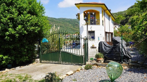 Foto Villa singola in Via De Amicis, Chiusanico Centro di 145 m² in vendita
