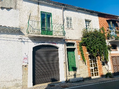 Foto Appartamento in Via Stradale Roseto, Alberona di 80 m² con 3 locali