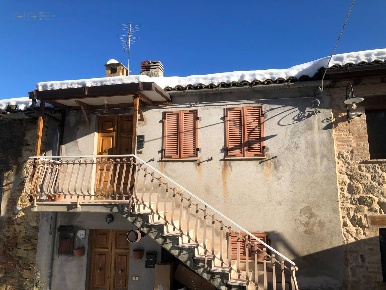 Foto Appartamento in Loc. Ferrà, Montemonaco di 65 m² con 4 locali