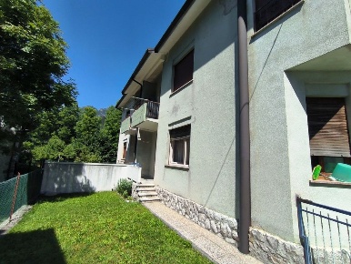 Foto Appartamento a Claut Centro di 135 m² con 6 locali in vendita