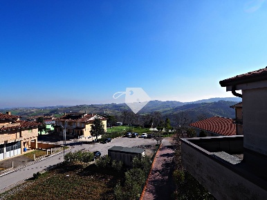 Foto Appartamento in via Manlio Massini, Massa Fermana Centro di 210 m²