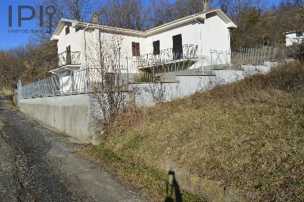 Foto Villa unifamiliare in località campora, Ponzone di 113 m² con 4 locali