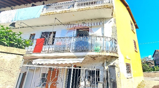 Foto Appartamento in Viale Cadorna, Azzio di 50 m² con 2 locali in vendita