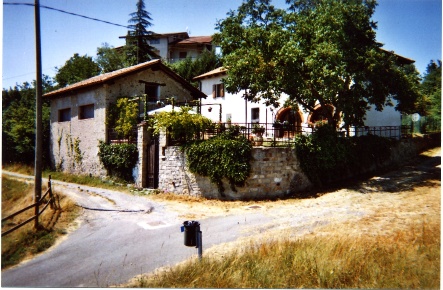 Foto Villa singola in località Rossi, Piana Crixia di 300 m² con 10 locali