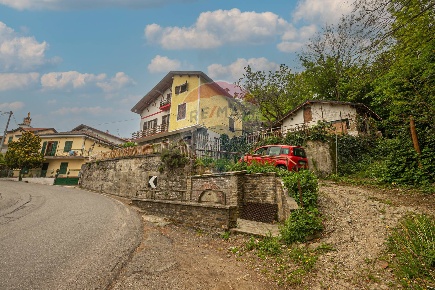 Foto Villa bifamiliare in via san colombano, Belforte Monferrato di 207 m²