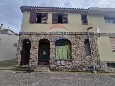 Foto Appartamento a Villasalto di 190 m² con 5 locali in vendita