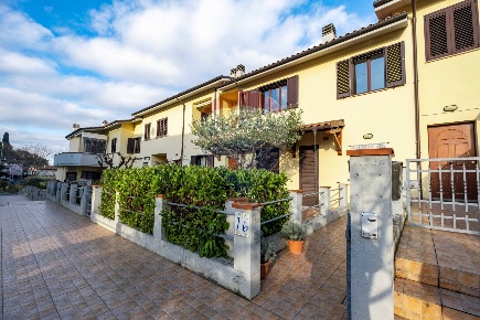 Foto Appartamento a Mergo Centro di 75 m² con 7 locali in vendita