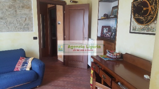Foto Appartamento in Via Gramsci, Perinaldo di 73 m² con 4 locali