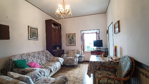 Foto Appartamento in Via Cameraldo, Serrapetrona Borgiano di 151 m²
