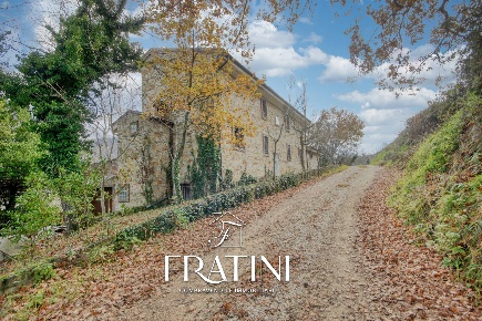 Foto Villa singola in Contrada San Pietro, Rotella di 285 m² con 10 locali