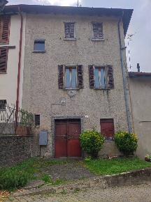 Foto Appartamento in Piazza Roma, Zelbio di 138 m² con 7 locali in vendita