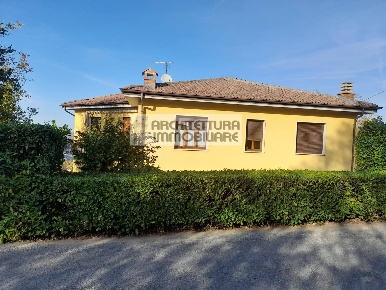 Foto Villa unifamiliare in VIA RICCARDO LOMBARDI, Zavattarello Centro
