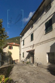 Foto Appartamento in piazza sant'antonio, Rezzo Centro di 115 m² in vendita