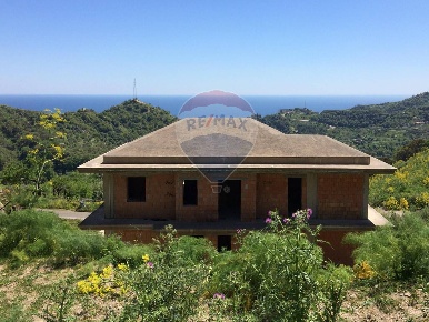Foto Villa unifamiliare in Sp 13, Gallodoro di 418 m² con 8 locali