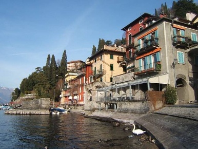 Foto Appartamento in Via XX Settembre, Varenna Centro di 60 m² con 2 locali