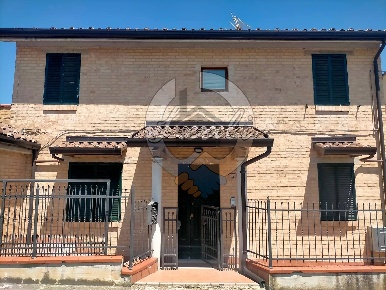 Foto Villa singola in CONTRADA  MOLINO, Monte San Martino di 130 m²
