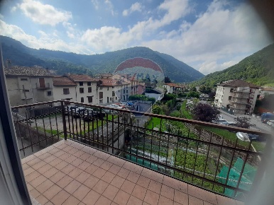 Foto Appartamento in via Fabio Filzi, Barni Centro di 80 m² con 2 locali