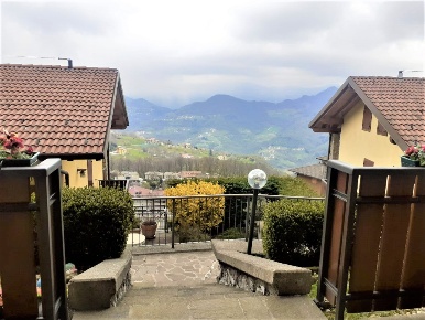 Foto Appartamento in via canale, Roncola di 45 m² con 1 locali in vendita