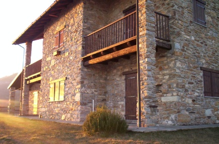 Foto Villa unifamiliare a Donato di 300 m² in vendita