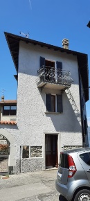 Foto Appartamento a Laino di 82 m² con 3 locali in affitto