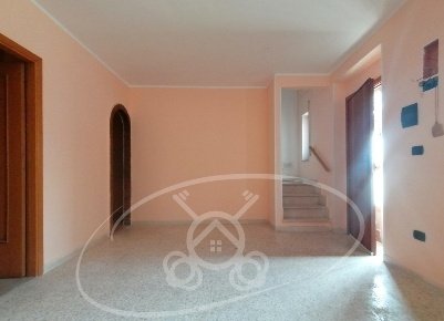 Foto Appartamento in via I Piani 30, Faeto Centro di 123 m² con 3 locali