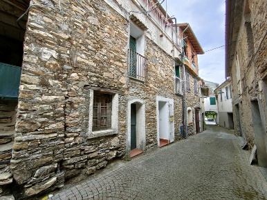 Foto Appartamento in CARTARI, Cesio di 50 m² con 3 locali in vendita