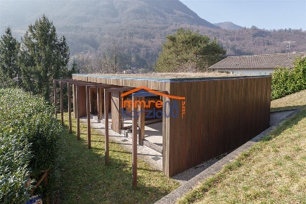 Foto Villa unifamiliare a Taceno di 96 m² con 5 locali in vendita