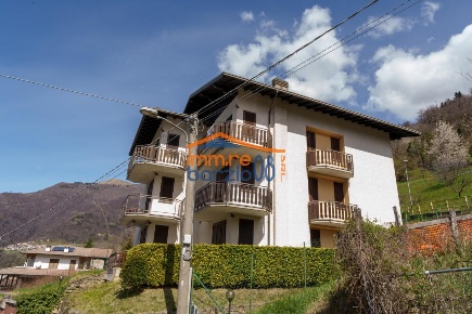Foto Appartamento a Crandola Valsassina Centro di 100 m² con 4 locali